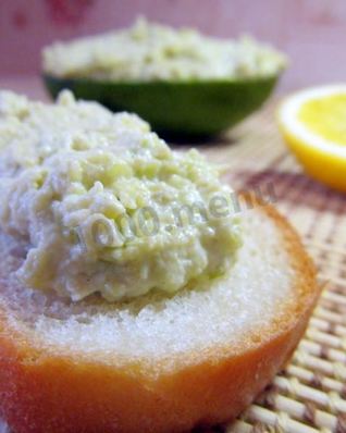 Паста из авокадо для бутербродов