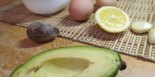 паста из авокадо для бутербродов