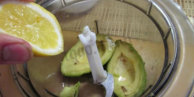 паста из авокадо для бутербродов