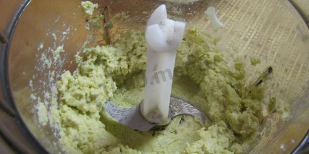 паста из авокадо для бутербродов