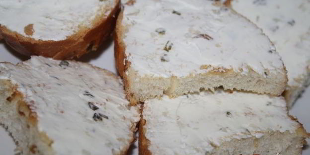 праздничные бутерброды с лососем и творожным сыром