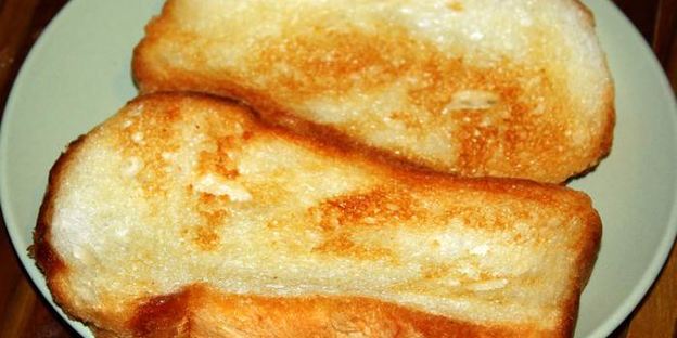 салат-бутерброд с копченой семгой