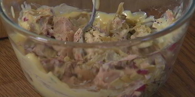 средиземноморский горячий бутерброд с тунцом и артишоками