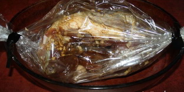 свиная вырезка для бутербродов в чесночно-имбирно-соевом маринаде