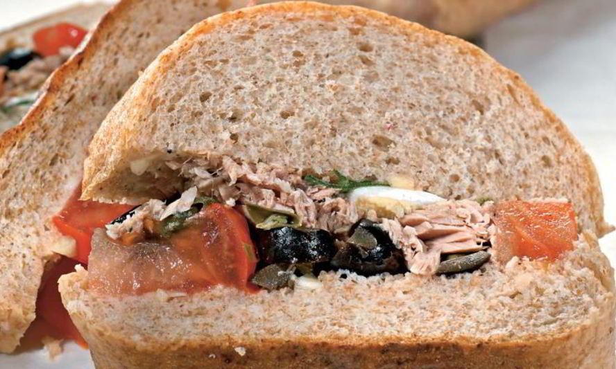 Рецепт закрытых бутербродов с салатом нисуаз