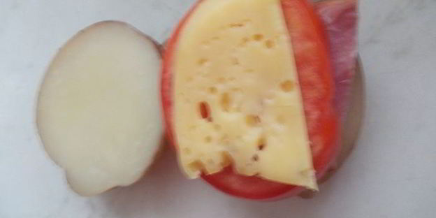 закусочный горячий бутерброд из картофеля