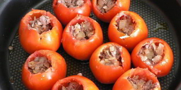 фаршированные помидоры