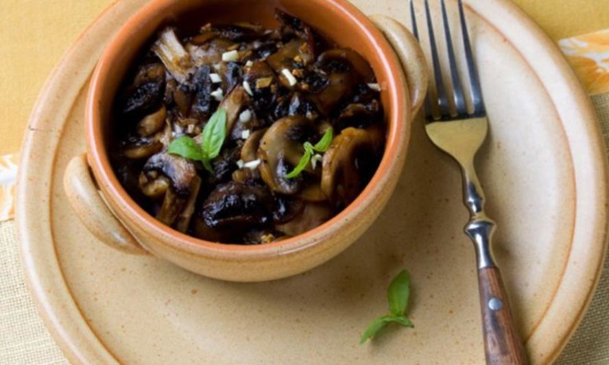 Рецепт горячей закуски с грибами