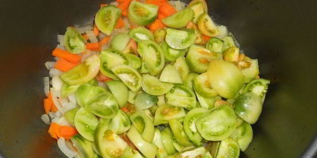 овощная икра с зелеными помидорами в мультиварке