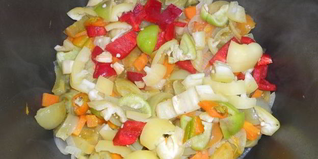 овощная икра с зелеными помидорами в мультиварке