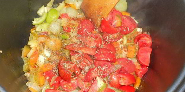 овощная икра с зелеными помидорами в мультиварке