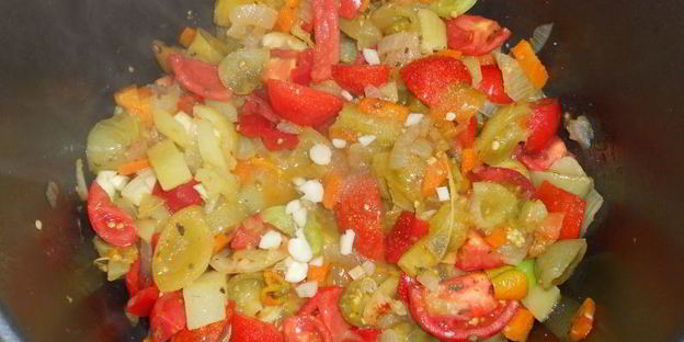 овощная икра с зелеными помидорами в мультиварке