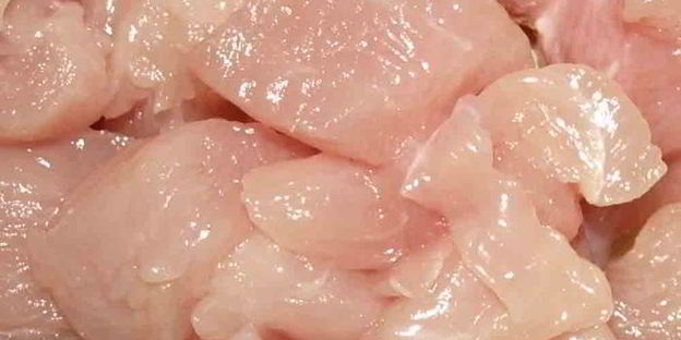 коктейль из куриной грудки, шампиньонов и огурцов