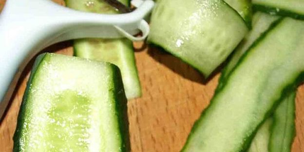 коктейль из куриной грудки, шампиньонов и огурцов