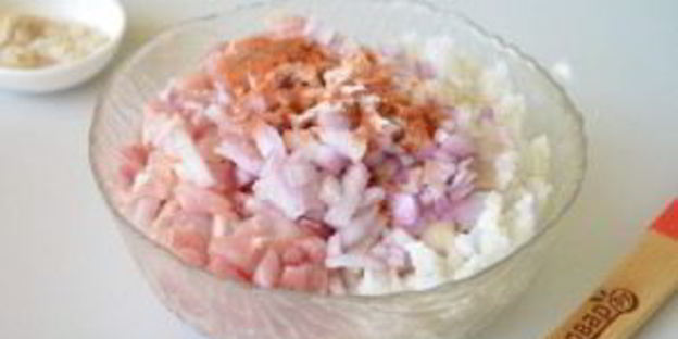 куриная колбаса с рисом и паприкой