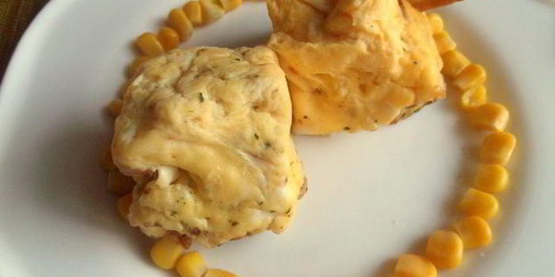 быстрый омлет из микроволновки с чипсами