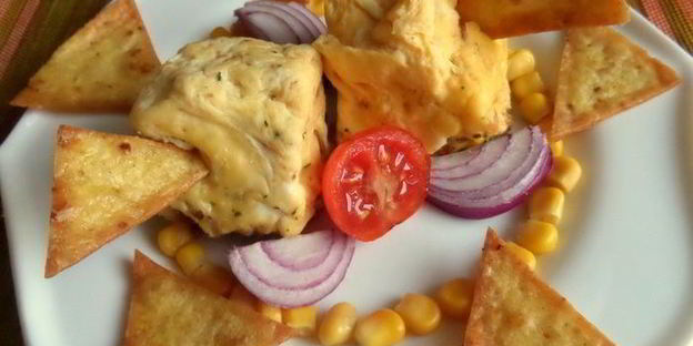 быстрый омлет из микроволновки с чипсами