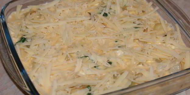 фриттата с картофелем, шпинатом и творожным сыром