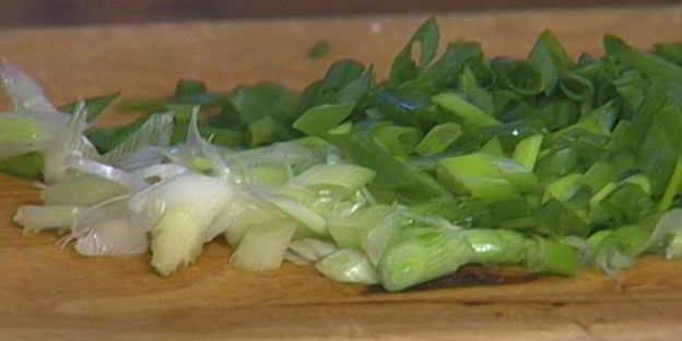 фриттата с макаронами и шпинатом