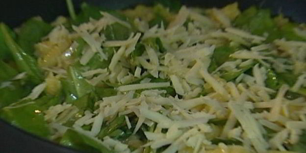 фриттата с макаронами и шпинатом