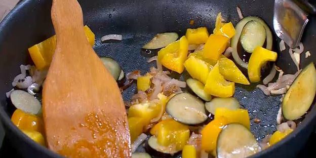 фриттата с овощами и сыром