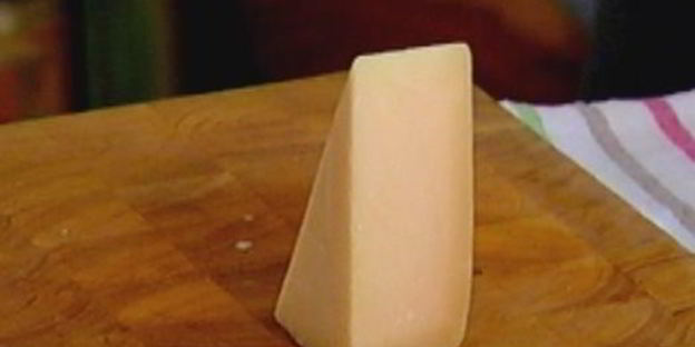 фриттата с сыром, тимьяном и вялеными помидорами