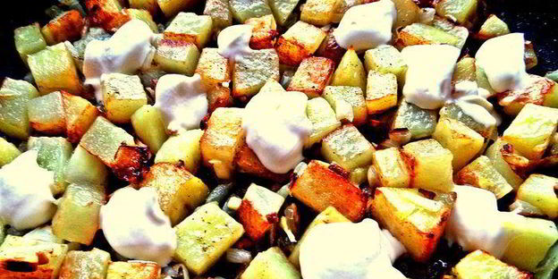 испанский картофельный омлет с рыбкой