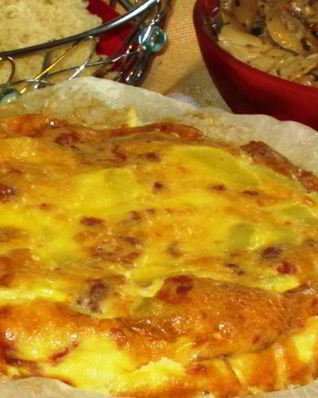 Картофельная фриттата с колбасками