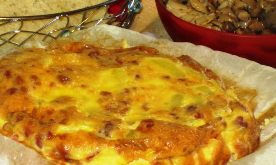 Рецепт картофельной фриттаты с колбасками