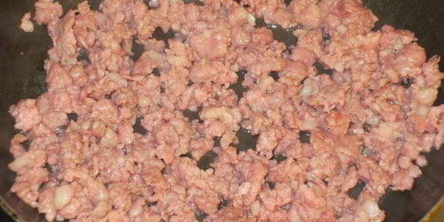 картофельная фриттата с колбасками