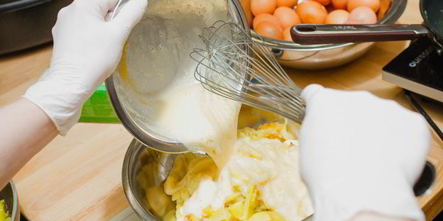 картофельно-луковый омлет