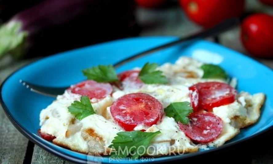 Рецепт омлета из перепелиных яиц с баклажанами и помидорами