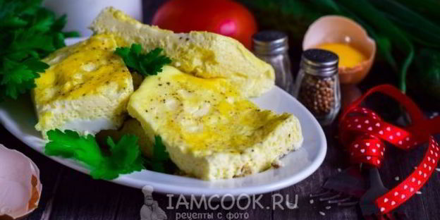 омлет на сковороде