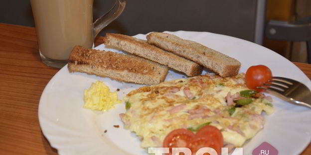 омлет на завтрак