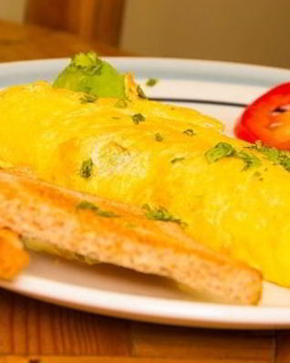 Омлет с авокадо