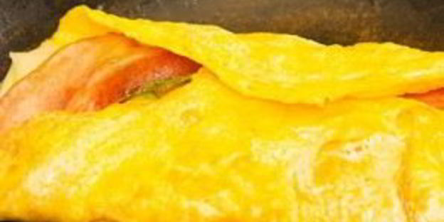 омлет с авокадо