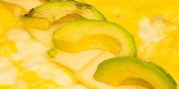 омлет с авокадо