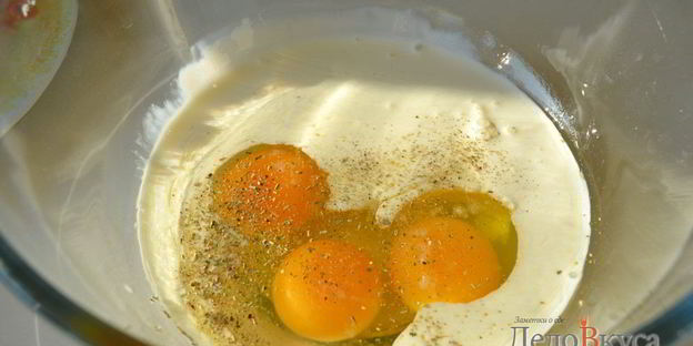 омлет с беконом в формочках