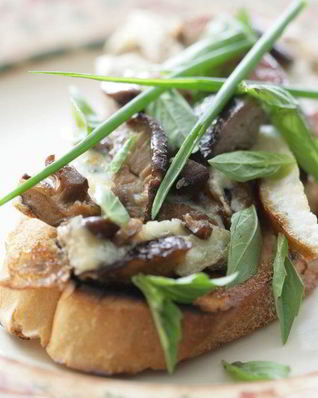 Омлет с грибами и куриной печенкой