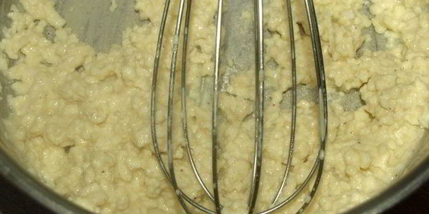 омлет с грибами и охотничьими колбасками