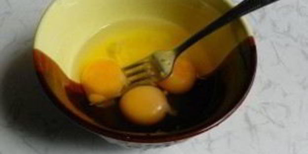 омлет с грибами и помидорами