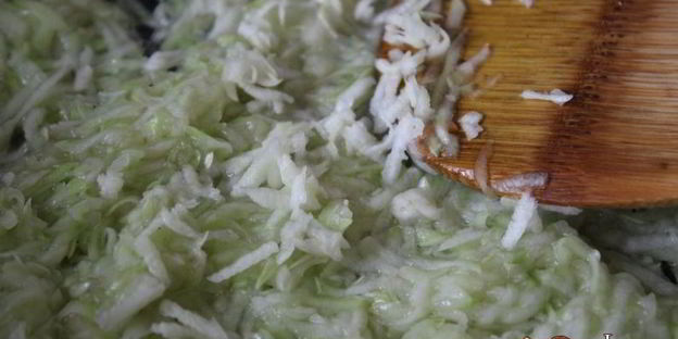 омлет с кабачком и зеленью