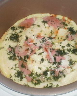 Омлет с колбаской в мультиварке