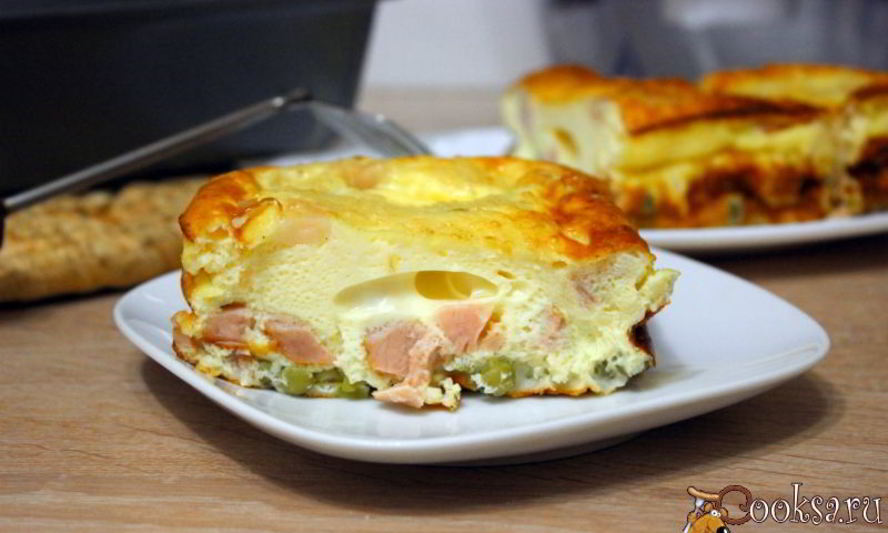 Рецепт омлета с копченым мясом и зеленым горошком