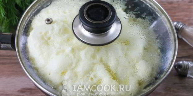 омлет с майонезом на сковороде