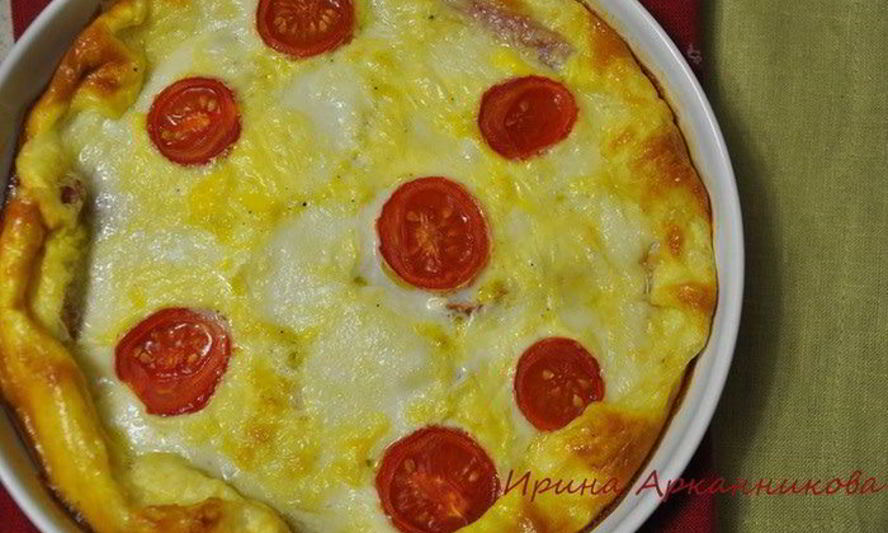 Рецепт омлета с моцареллой, беконом и помидорами