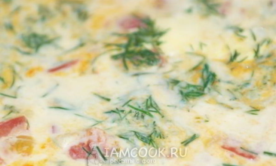 Рецепт омлета с помидорами, луком и укропом