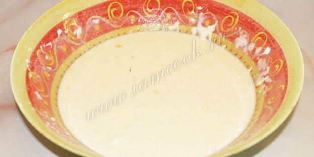 омлет с помидорами, луком и укропом