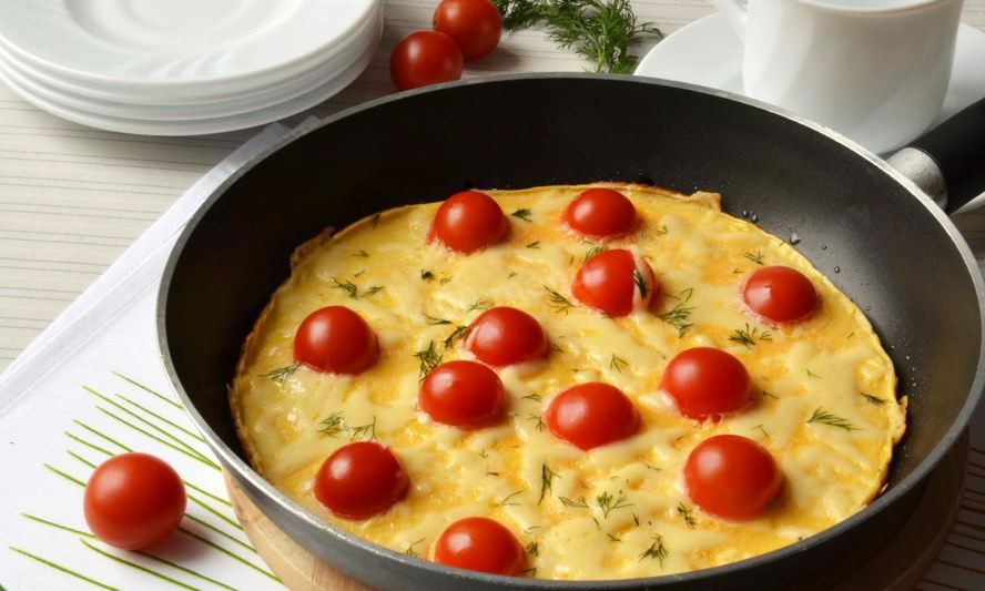 Рецепт омлета с сыром и помидорами черри