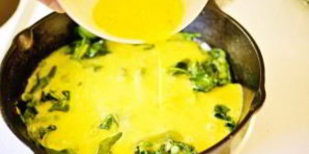 омлет со шпинатом